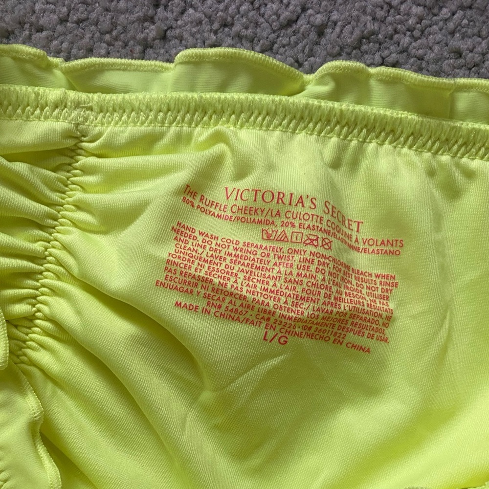 Bikini - Picture 4 of 5